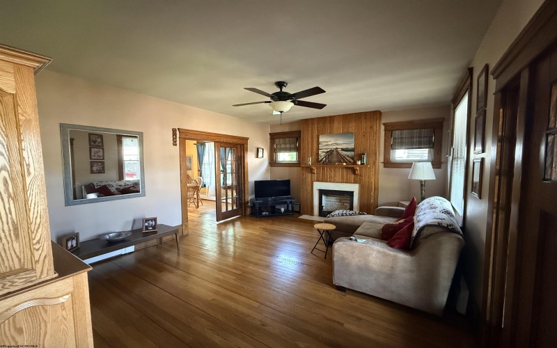 221 Lincoln Street, Grafton, West Virginia 26354, 2 Bedrooms Bedrooms, 6 Rooms Rooms,1 BathroomBathrooms,Single Family Detached,For Sale,Lincoln,10165017