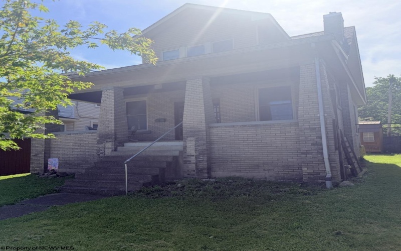 221 Lincoln Street, Grafton, West Virginia 26354, 2 Bedrooms Bedrooms, 6 Rooms Rooms,1 BathroomBathrooms,Single Family Detached,For Sale,Lincoln,10165017