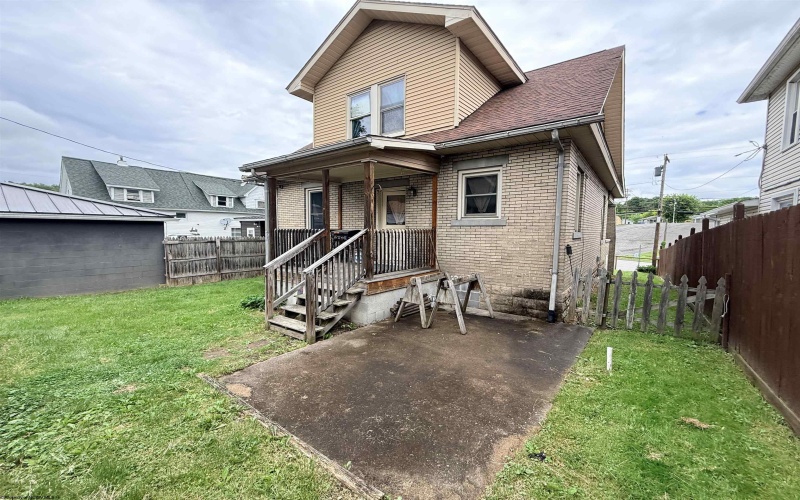 221 Lincoln Street, Grafton, West Virginia 26354, 2 Bedrooms Bedrooms, 6 Rooms Rooms,1 BathroomBathrooms,Single Family Detached,For Sale,Lincoln,10165017