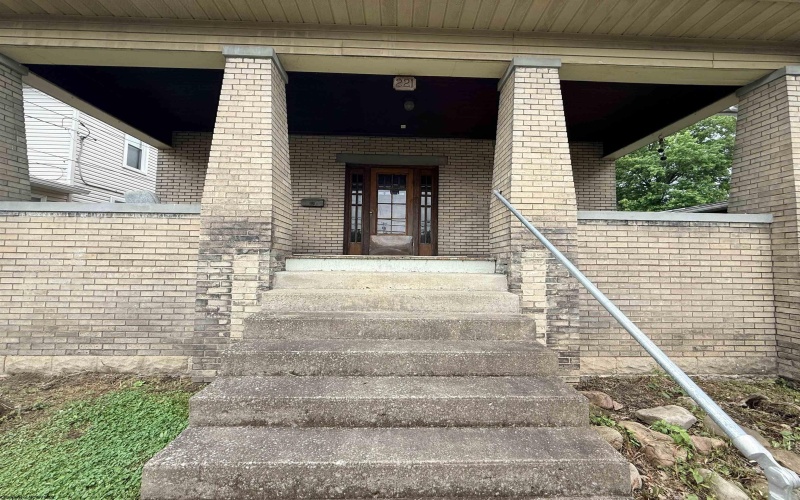 221 Lincoln Street, Grafton, West Virginia 26354, 2 Bedrooms Bedrooms, 6 Rooms Rooms,1 BathroomBathrooms,Single Family Detached,For Sale,Lincoln,10165017