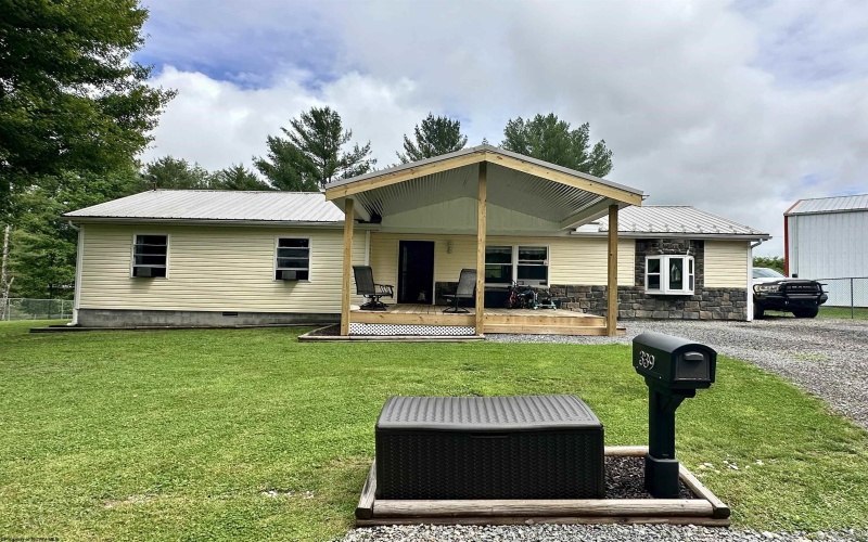339 Oak Street, Jane Lew, West Virginia 26378, 3 Bedrooms Bedrooms, 7 Rooms Rooms,2 BathroomsBathrooms,Single Family Detached,For Sale,Oak,10165020
