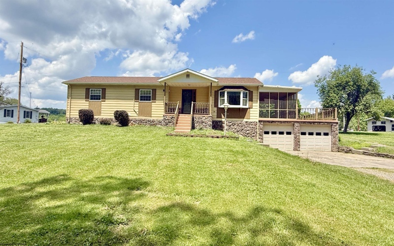 221 FREEMAN HILL Road, Bridgeport, West Virginia 26330, 3 Bedrooms Bedrooms, 8 Rooms Rooms,2 BathroomsBathrooms,Single Family Detached,For Sale,FREEMAN HILL,10162630