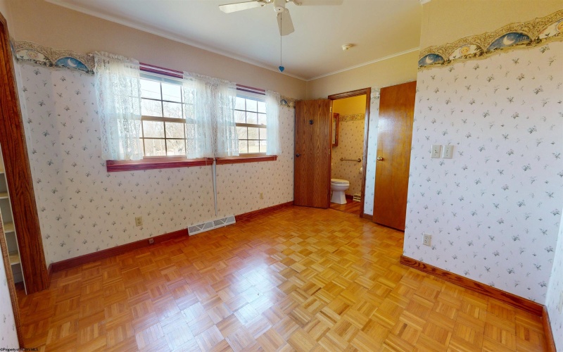 221 FREEMAN HILL Road, Bridgeport, West Virginia 26330, 3 Bedrooms Bedrooms, 8 Rooms Rooms,2 BathroomsBathrooms,Single Family Detached,For Sale,FREEMAN HILL,10162630