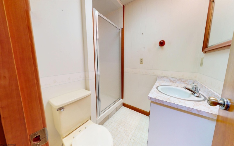 221 FREEMAN HILL Road, Bridgeport, West Virginia 26330, 3 Bedrooms Bedrooms, 8 Rooms Rooms,2 BathroomsBathrooms,Single Family Detached,For Sale,FREEMAN HILL,10162630