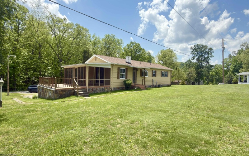 221 FREEMAN HILL Road, Bridgeport, West Virginia 26330, 3 Bedrooms Bedrooms, 8 Rooms Rooms,2 BathroomsBathrooms,Single Family Detached,For Sale,FREEMAN HILL,10162630