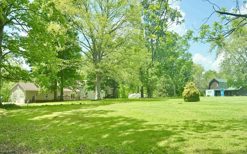 221 FREEMAN HILL Road, Bridgeport, West Virginia 26330, 3 Bedrooms Bedrooms, 8 Rooms Rooms,2 BathroomsBathrooms,Single Family Detached,For Sale,FREEMAN HILL,10162630