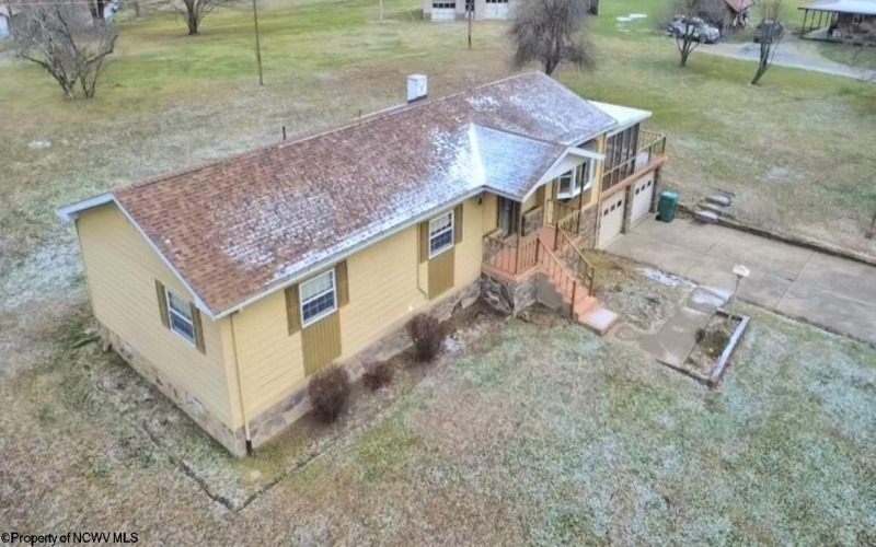 221 FREEMAN HILL Road, Bridgeport, West Virginia 26330, 3 Bedrooms Bedrooms, 8 Rooms Rooms,2 BathroomsBathrooms,Single Family Detached,For Sale,FREEMAN HILL,10162630