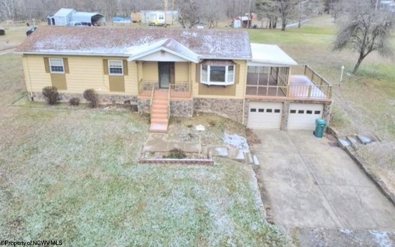 221 FREEMAN HILL Road, Bridgeport, West Virginia 26330, 3 Bedrooms Bedrooms, 8 Rooms Rooms,2 BathroomsBathrooms,Single Family Detached,For Sale,FREEMAN HILL,10162630