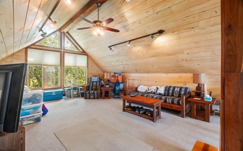 1516 White Oak School Road, Terra Alta, West Virginia 26764, 3 Bedrooms Bedrooms, 12 Rooms Rooms,3 BathroomsBathrooms,Single Family Detached,For Sale,White Oak School,10165024