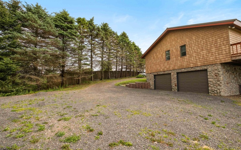 1516 White Oak School Road, Terra Alta, West Virginia 26764, 3 Bedrooms Bedrooms, 12 Rooms Rooms,3 BathroomsBathrooms,Single Family Detached,For Sale,White Oak School,10165024