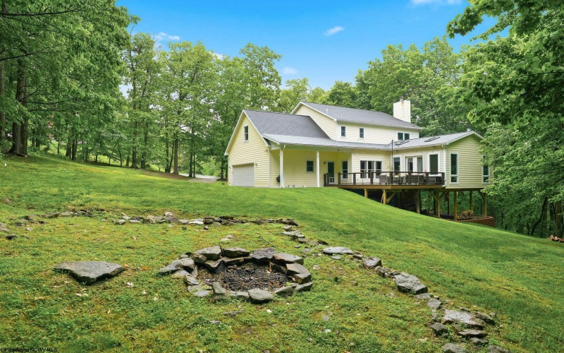 5 Squirrel Lane, Morgantown, West Virginia 26508, 4 Bedrooms Bedrooms, 8 Rooms Rooms,3 BathroomsBathrooms,Single Family Detached,For Sale,Squirrel,10165023