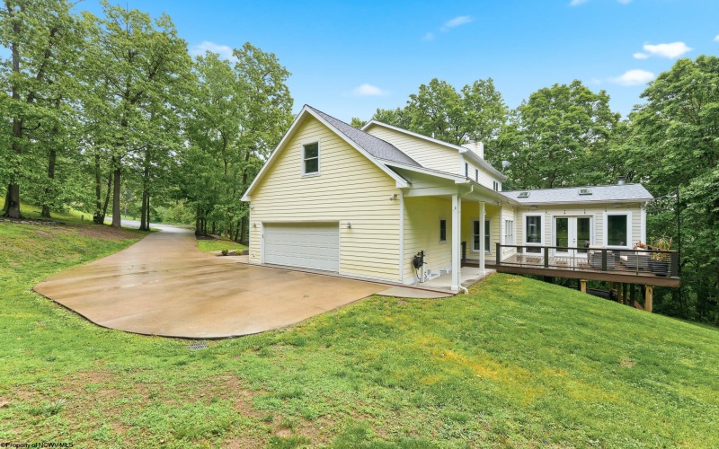 5 Squirrel Lane, Morgantown, West Virginia 26508, 4 Bedrooms Bedrooms, 8 Rooms Rooms,3 BathroomsBathrooms,Single Family Detached,For Sale,Squirrel,10165023
