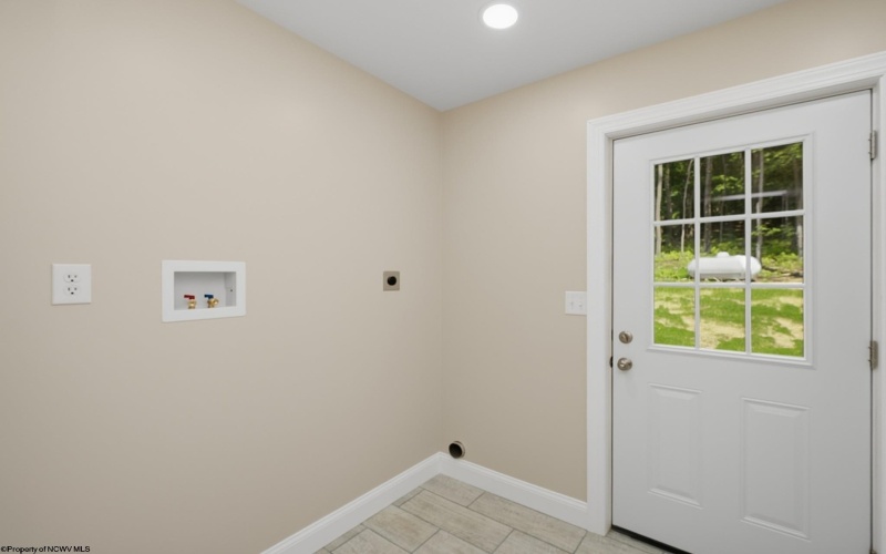 114 Dripping Spring Road, Morgantown, West Virginia 26508, 4 Bedrooms Bedrooms, 20 Rooms Rooms,3 BathroomsBathrooms,Single Family Detached,For Sale,Dripping Spring,0,10165033