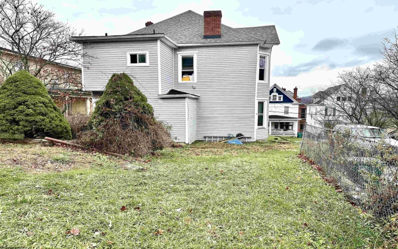 425 Hornor Avenue, Clarksburg, West Virginia 26301, ,Multi-unit/income,For Sale,Hornor,10162711