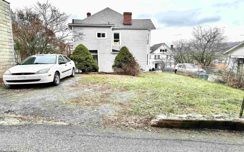 425 Hornor Avenue, Clarksburg, West Virginia 26301, ,Multi-unit/income,For Sale,Hornor,10162711