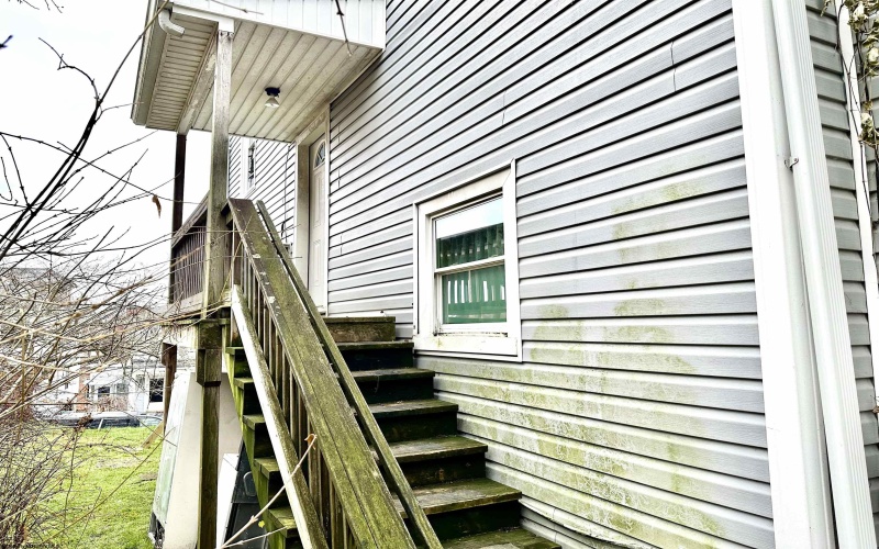 425 Hornor Avenue, Clarksburg, West Virginia 26301, ,Multi-unit/income,For Sale,Hornor,10162711