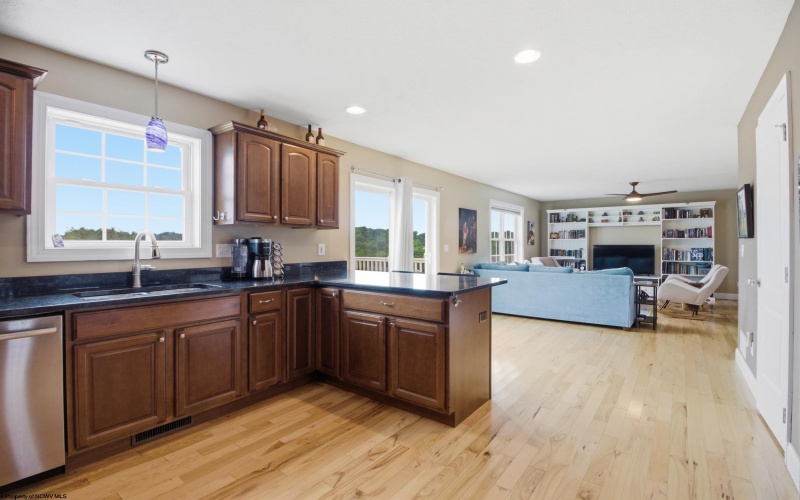 23 Amber Ridge, Morgantown, West Virginia 26508, 4 Bedrooms Bedrooms, 6 Rooms Rooms,3 BathroomsBathrooms,Single Family Detached,For Sale,Amber,10165030