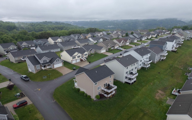 23 Amber Ridge, Morgantown, West Virginia 26508, 4 Bedrooms Bedrooms, 6 Rooms Rooms,3 BathroomsBathrooms,Single Family Detached,For Sale,Amber,10165030