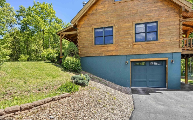 216 Whitetail Lane, Buckhannon, West Virginia 26201, 3 Bedrooms Bedrooms, 7 Rooms Rooms,3 BathroomsBathrooms,Single Family Detached,For Sale,Whitetail,10164951