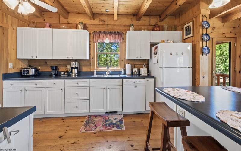 216 Whitetail Lane, Buckhannon, West Virginia 26201, 3 Bedrooms Bedrooms, 7 Rooms Rooms,3 BathroomsBathrooms,Single Family Detached,For Sale,Whitetail,10164951