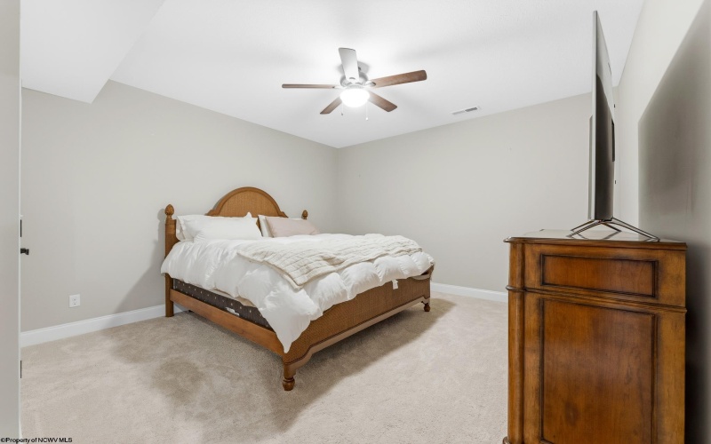 702 Slaton Lane, Morgantown, West Virginia 26508, 5 Bedrooms Bedrooms, 9 Rooms Rooms,3 BathroomsBathrooms,Single Family Detached,For Sale,Slaton,10165042
