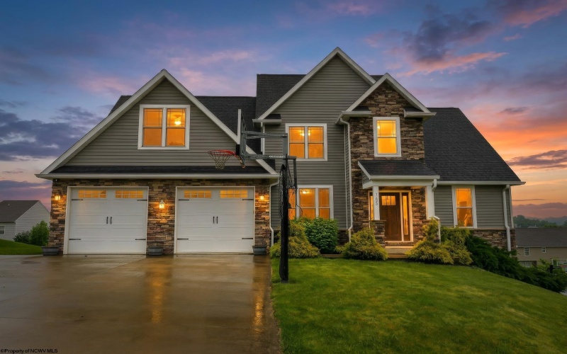 702 Slaton Lane, Morgantown, West Virginia 26508, 5 Bedrooms Bedrooms, 9 Rooms Rooms,3 BathroomsBathrooms,Single Family Detached,For Sale,Slaton,10165042