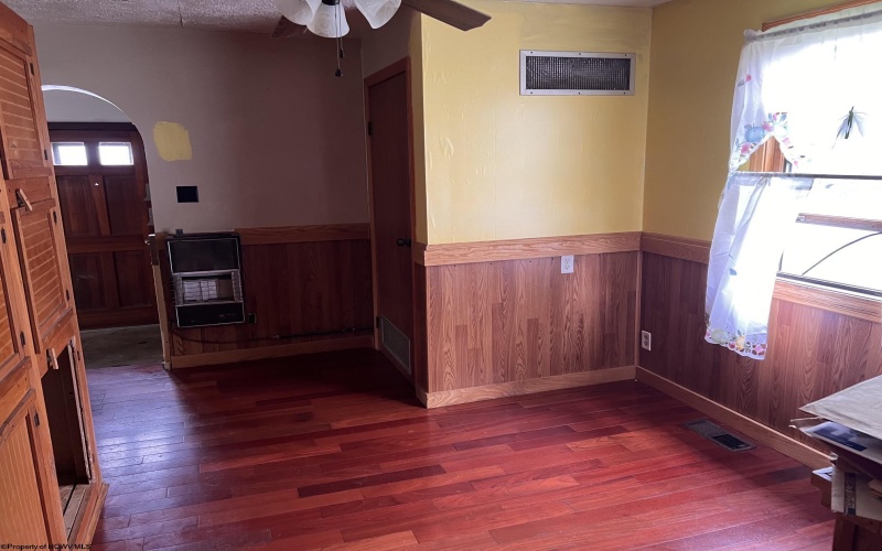 70 Poling Avenue, Elkins, West Virginia 26241, 3 Bedrooms Bedrooms, 5 Rooms Rooms,2 BathroomsBathrooms,Single Family Detached,For Sale,Poling,10165041