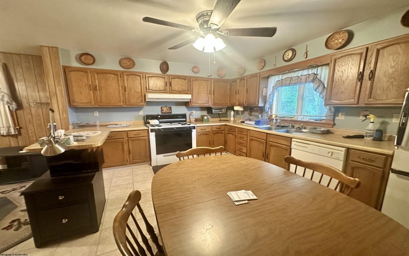 108 Ridenour Street, Clarksburg, West Virginia 26301, 3 Bedrooms Bedrooms, 7 Rooms Rooms,1 BathroomBathrooms,Single Family Detached,For Sale,Ridenour,10165045