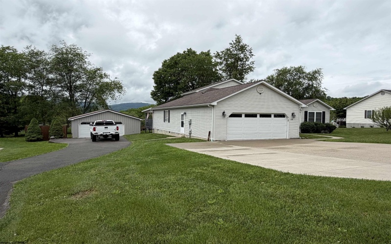214 Edgewood Estates Road, Beverly, West Virginia 26253, 3 Bedrooms Bedrooms, 10 Rooms Rooms,2 BathroomsBathrooms,Single Family Detached,For Sale,Edgewood Estates,10165043