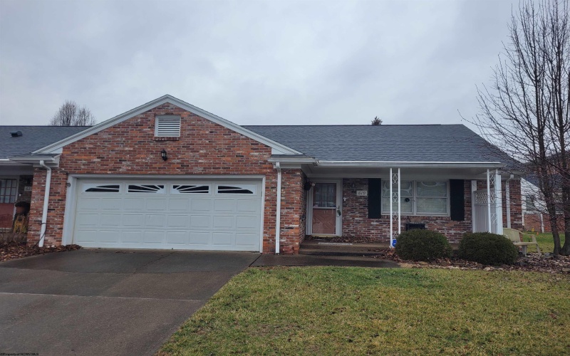 619 Deerfield Drive, Bridgeport, West Virginia 26330, 3 Bedrooms Bedrooms, 6 Rooms Rooms,2 BathroomsBathrooms,Single Family Attached,For Sale,Deerfield,10163474
