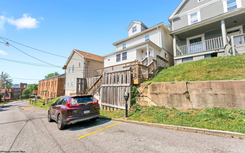289 Wiles Street, Morgantown, West Virginia 26505, ,Multi-unit/income,For Sale,Wiles,10165059
