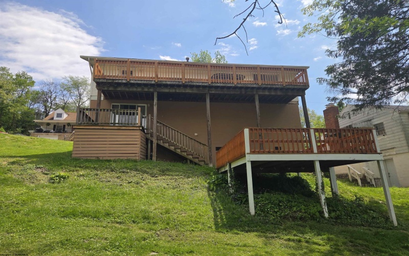 929 Garrison Avenue, Morgantown, West Virginia 26505, 3 Bedrooms Bedrooms, 7 Rooms Rooms,2 BathroomsBathrooms,Residential Rentals,For Rent,Garrison,10165051