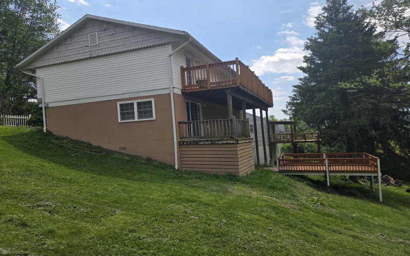 929 Garrison Avenue, Morgantown, West Virginia 26505, 3 Bedrooms Bedrooms, 7 Rooms Rooms,2 BathroomsBathrooms,Residential Rentals,For Rent,Garrison,10165051