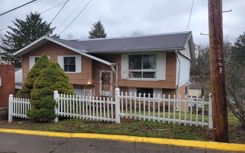 929 Garrison Avenue, Morgantown, West Virginia 26505, 3 Bedrooms Bedrooms, 7 Rooms Rooms,2 BathroomsBathrooms,Residential Rentals,For Rent,Garrison,10165051