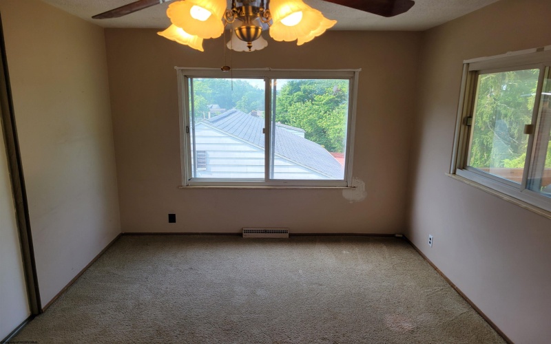 929 Garrison Avenue, Morgantown, West Virginia 26505, 3 Bedrooms Bedrooms, 7 Rooms Rooms,2 BathroomsBathrooms,Residential Rentals,For Rent,Garrison,10165051