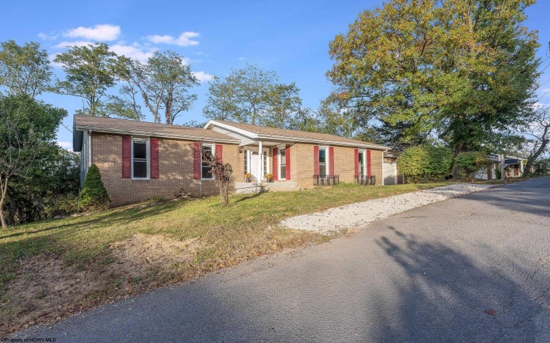 801 Cottonwood Street, Morgantown, West Virginia 26505, 5 Bedrooms Bedrooms, 9 Rooms Rooms,3 BathroomsBathrooms,Residential Rentals,For Rent,Cottonwood,10165060