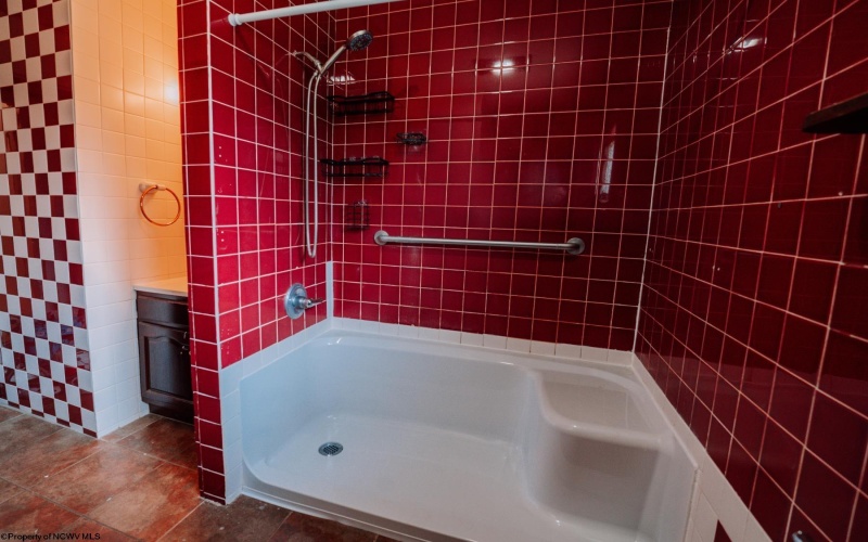 12 Goldenrod Lane, Clarksburg, West Virginia 26301, 3 Bedrooms Bedrooms, 6 Rooms Rooms,2 BathroomsBathrooms,Single Family Detached,For Sale,Goldenrod,10165048