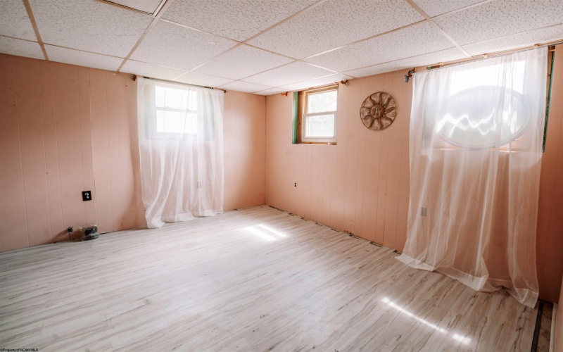 12 Goldenrod Lane, Clarksburg, West Virginia 26301, 3 Bedrooms Bedrooms, 6 Rooms Rooms,2 BathroomsBathrooms,Single Family Detached,For Sale,Goldenrod,10165048