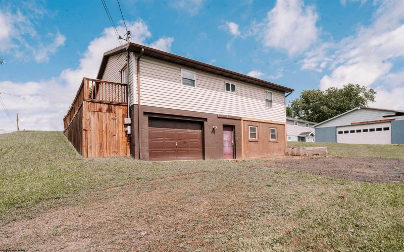 12 Goldenrod Lane, Clarksburg, West Virginia 26301, 3 Bedrooms Bedrooms, 6 Rooms Rooms,2 BathroomsBathrooms,Single Family Detached,For Sale,Goldenrod,10165048