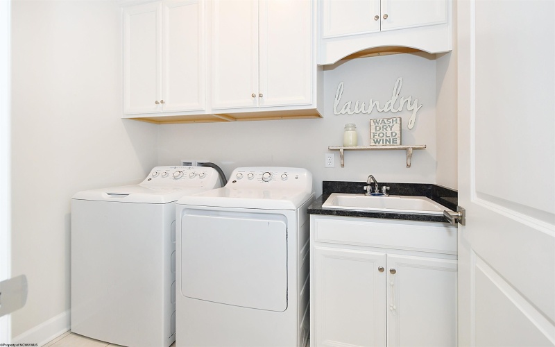 18 Wind Trail, Morgantown, West Virginia 26508, 5 Bedrooms Bedrooms, 12 Rooms Rooms,4 BathroomsBathrooms,Single Family Detached,For Sale,Wind,10165052