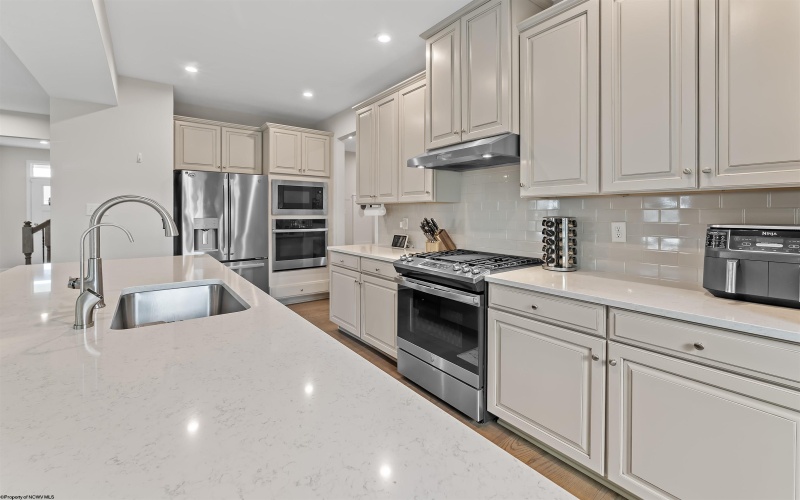 53 Windermere Lane, Morgantown, West Virginia 26508, 5 Bedrooms Bedrooms, 9 Rooms Rooms,4 BathroomsBathrooms,Single Family Detached,For Sale,Windermere,10165056