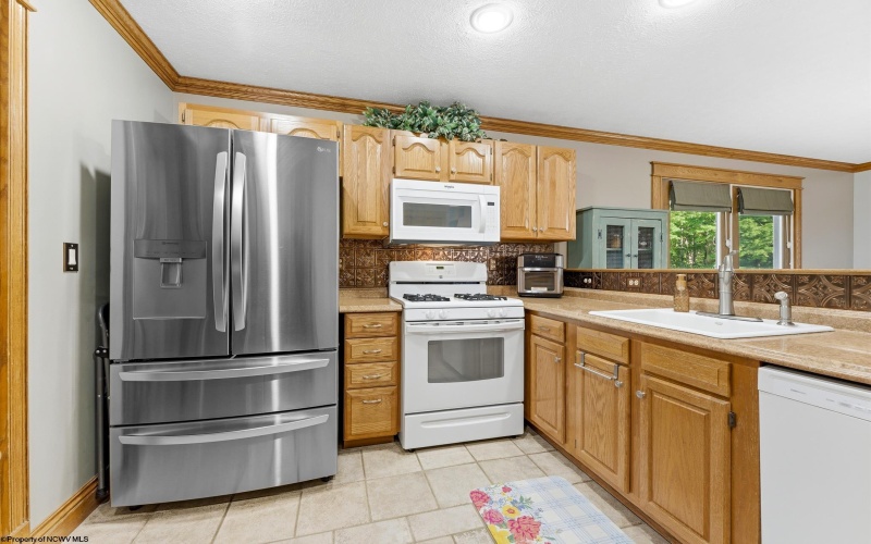 718 TRAP SPRINGS Road, Grafton, West Virginia 26354, 3 Bedrooms Bedrooms, 6 Rooms Rooms,2 BathroomsBathrooms,Single Family Detached,For Sale,TRAP SPRINGS,10165053