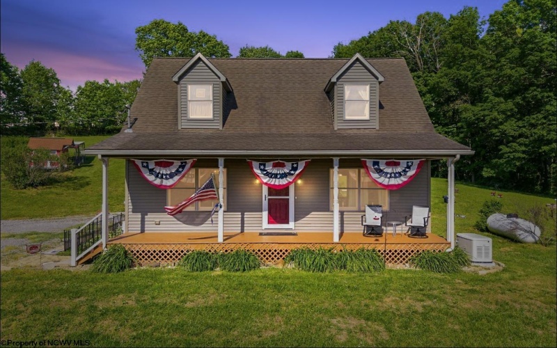 718 TRAP SPRINGS Road, Grafton, West Virginia 26354, 3 Bedrooms Bedrooms, 6 Rooms Rooms,2 BathroomsBathrooms,Single Family Detached,For Sale,TRAP SPRINGS,10165053