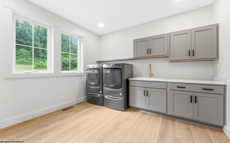 201 Farm Brook Lane, Morgantown, West Virginia 26508, 4 Bedrooms Bedrooms, 8 Rooms Rooms,2 BathroomsBathrooms,Single Family Detached,For Sale,Farm Brook,10165062