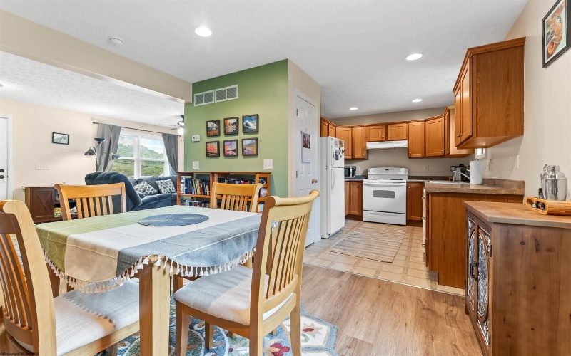 709 Elysian Avenue, Morgantown, West Virginia 26501, 3 Bedrooms Bedrooms, 6 Rooms Rooms,2 BathroomsBathrooms,Single Family Detached,For Sale,Elysian,10165066