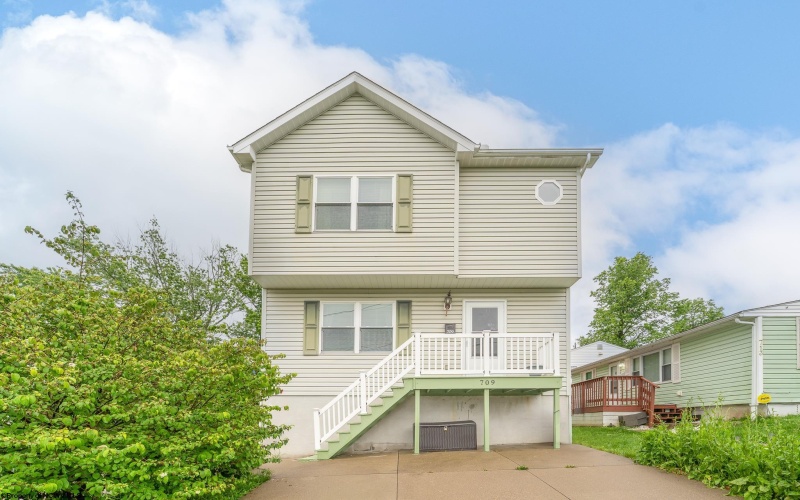 709 Elysian Avenue, Morgantown, West Virginia 26501, 3 Bedrooms Bedrooms, 6 Rooms Rooms,2 BathroomsBathrooms,Single Family Detached,For Sale,Elysian,10165066