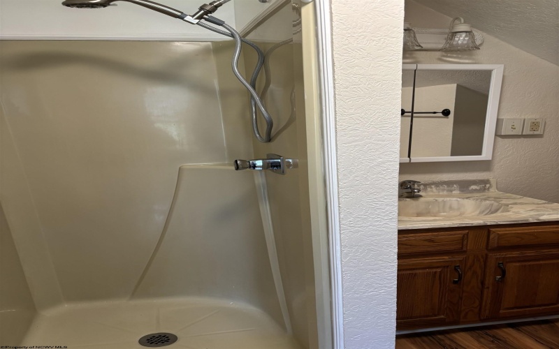 46 Florida Street, Buckhannon, West Virginia 26201-2887, 1 Bedroom Bedrooms, 4 Rooms Rooms,1 BathroomBathrooms,Residential Rentals,For Rent,Florida,10165077