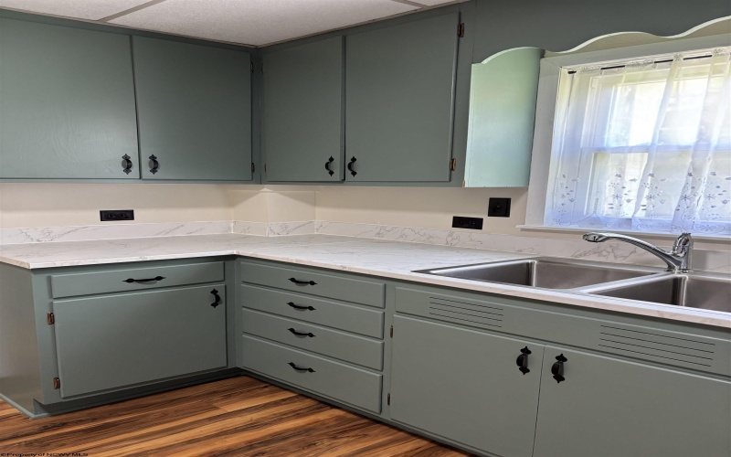 46 Florida Street, Buckhannon, West Virginia 26201-2887, 1 Bedroom Bedrooms, 4 Rooms Rooms,1 BathroomBathrooms,Residential Rentals,For Rent,Florida,10165077