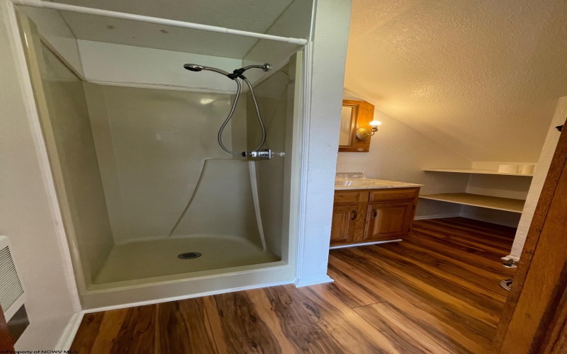 46 Florida Street, Buckhannon, West Virginia 26201-2887, 1 Bedroom Bedrooms, 4 Rooms Rooms,1 BathroomBathrooms,Residential Rentals,For Rent,Florida,10165077