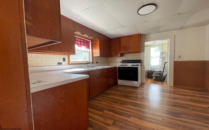 46 Florida Street, Buckhannon, West Virginia 26201-2887, 1 Bedroom Bedrooms, 4 Rooms Rooms,1 BathroomBathrooms,Residential Rentals,For Rent,Florida,10165077